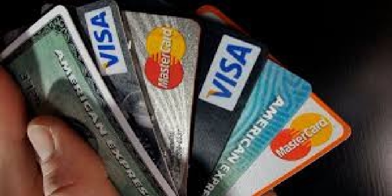 Should You Carry a Credit Card Balance?